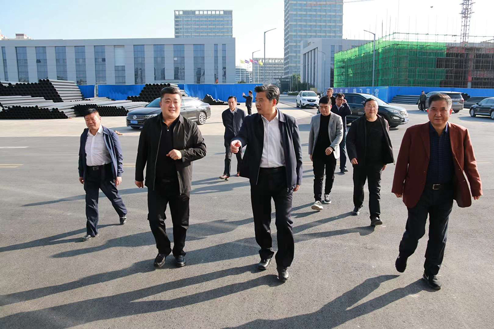 市水利局黨組書記、局長曹濤及局機關(guān)領(lǐng)導(dǎo)同志等一行蒞臨豪家集團調(diào)研指導(dǎo)4
